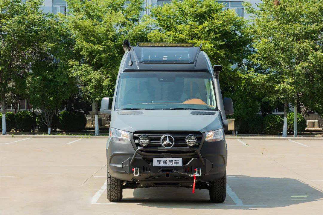 宇通全地形越野房車，3.0T動力配全時四驅(qū)，帶獨(dú)立航空座椅喜歡嗎