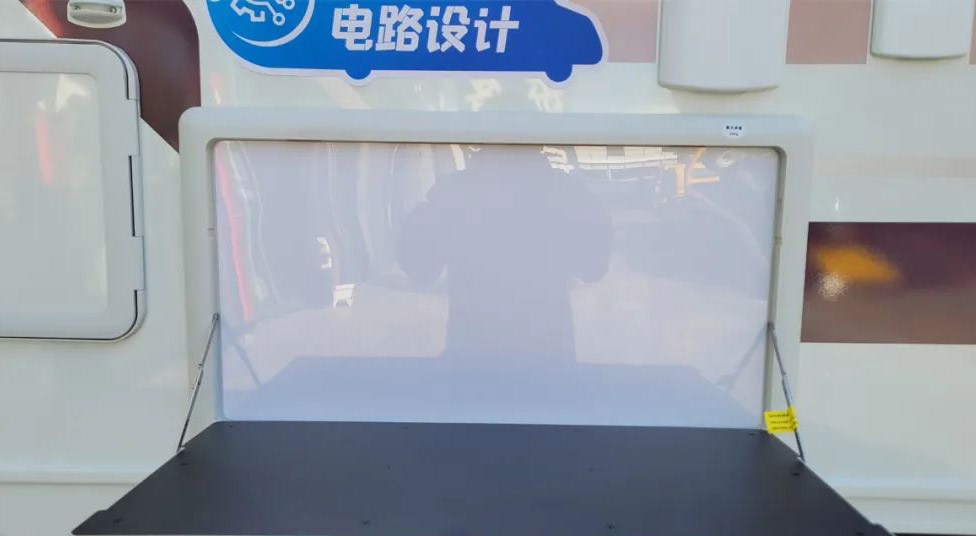 新款宇通鯤鵬雙拓展暢享版房車(chē)！大廠(chǎng)生產(chǎn)顏值在線(xiàn)，安全方面也是內(nèi)外兼顧