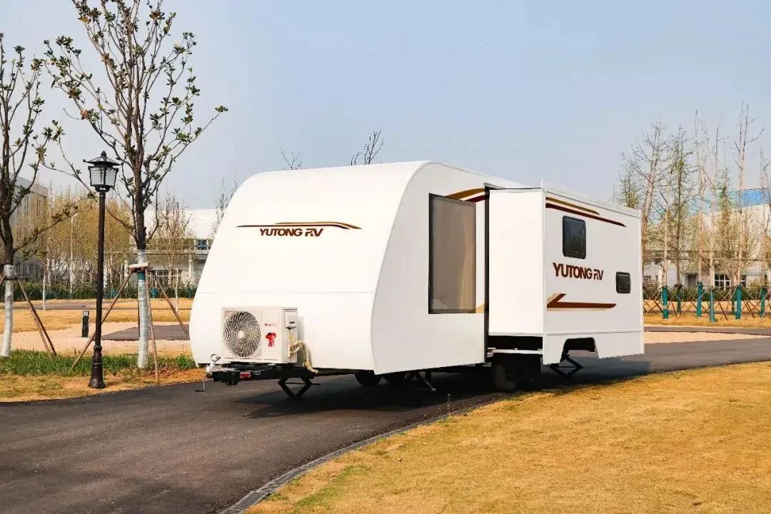 家在車?yán)?、風(fēng)景在車外，T535舒適版營地版拖掛重磅登場！