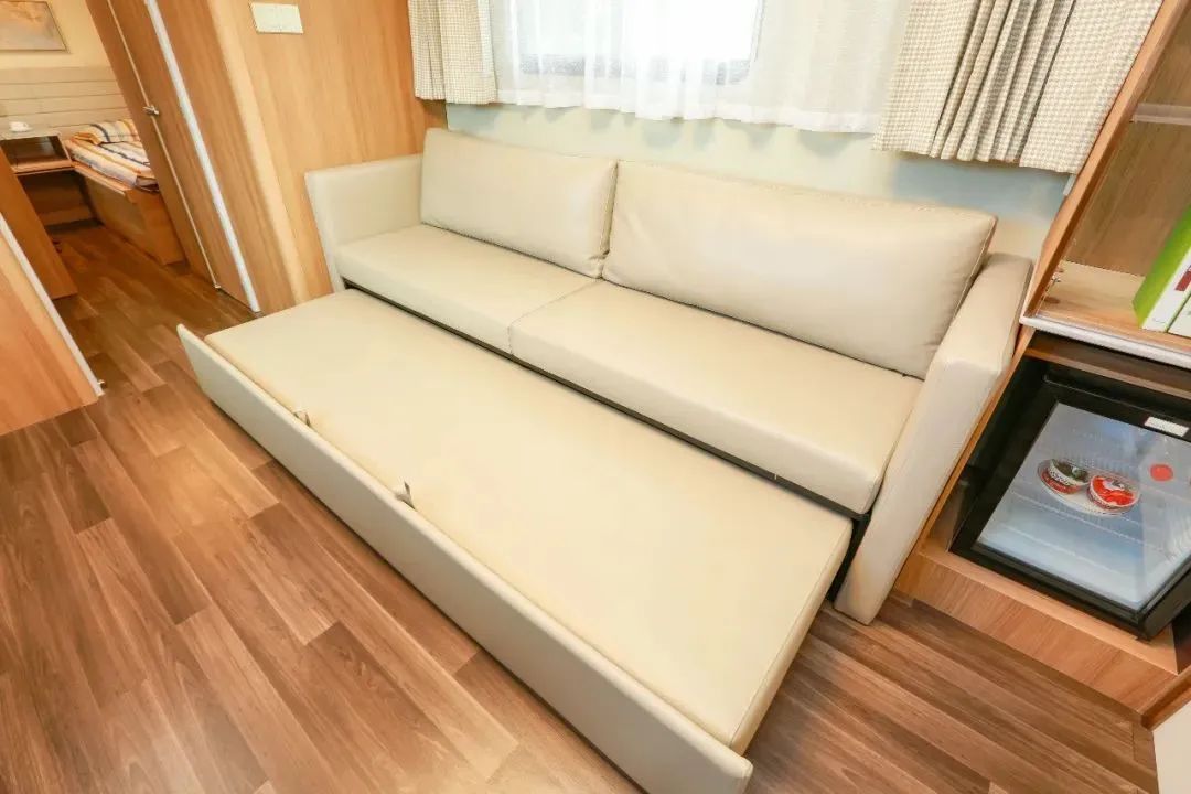 宇通房車匠心打造T556拖掛房車，把“家”搬進(jìn)自然中