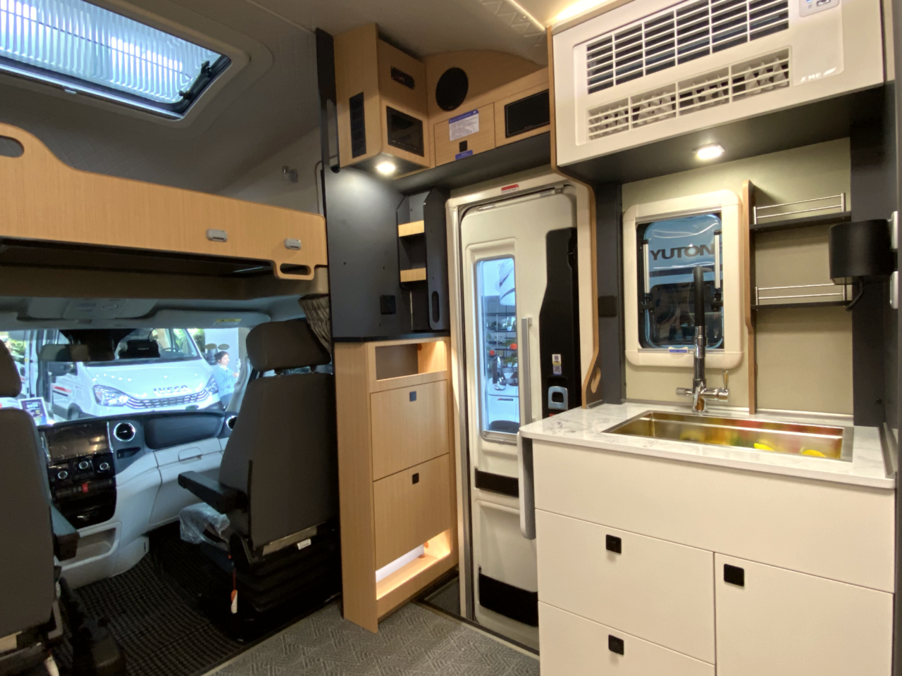 宇通房車C535暢享版雙拓展