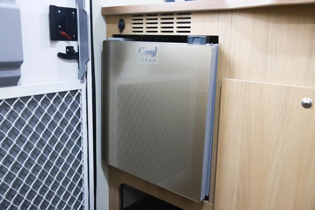兼具性?xún)r(jià)比和舒適度，宇通T310公路版拖掛房車(chē)火熱來(lái)襲！