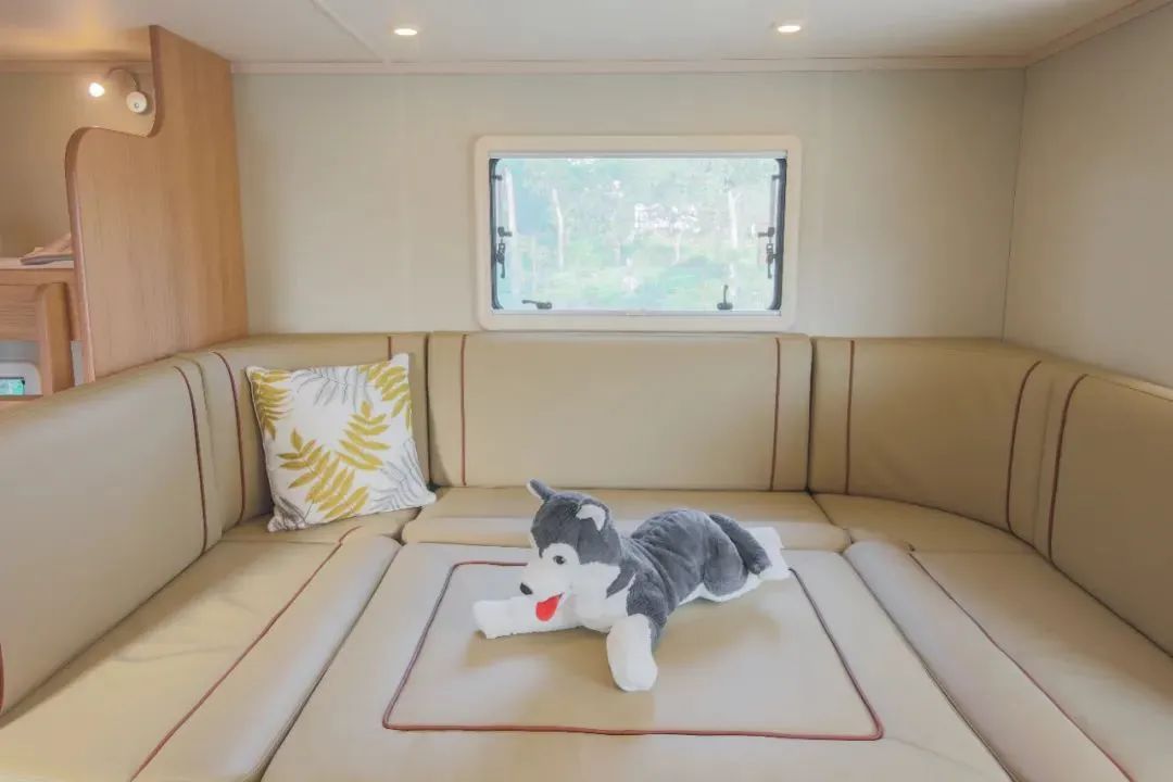 一個看得見更多風(fēng)景的房間——T535舒適版營地版拖掛房車