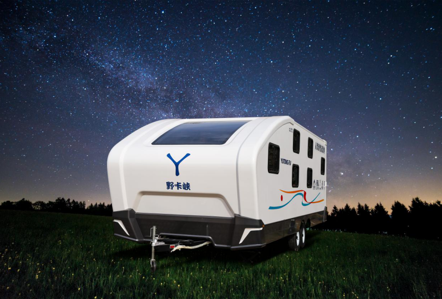 在大自然的環(huán)抱中悠閑度日，宇通房車匠心打造T536星空研學(xué)版拖掛房車
