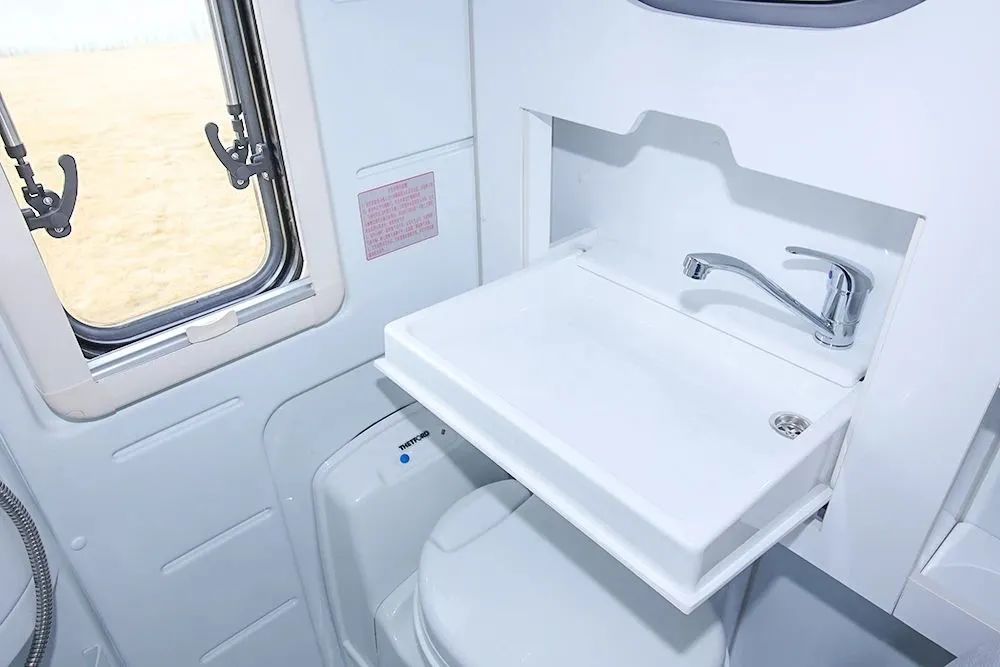 酣暢駕趣，自在掌握，C535旗艦版MAX雙拓C型房車