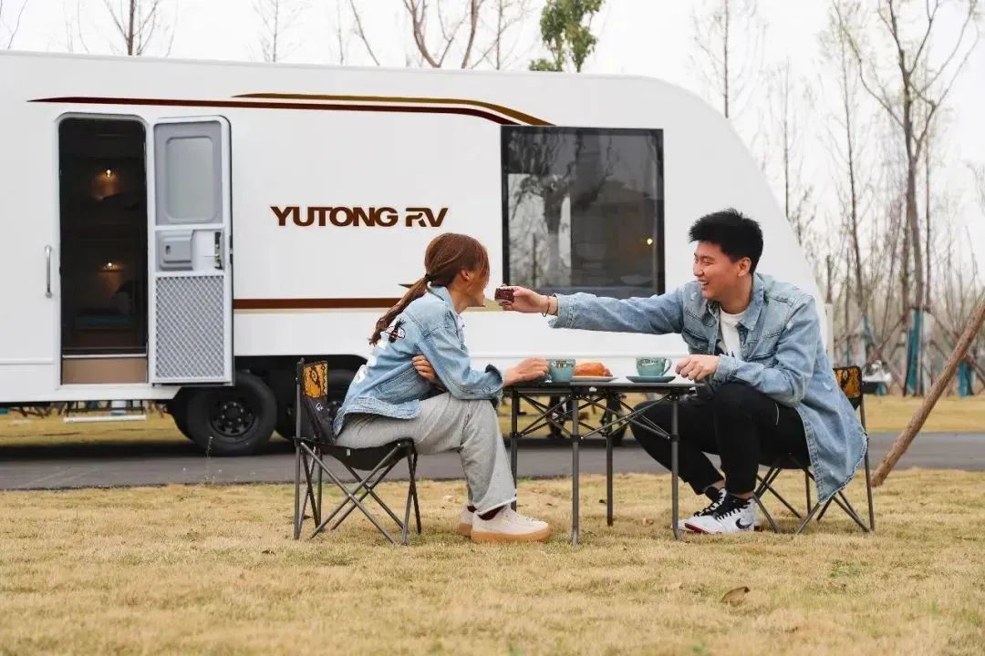 一個看得見更多風(fēng)景的房間——T535舒適版營地版拖掛房車