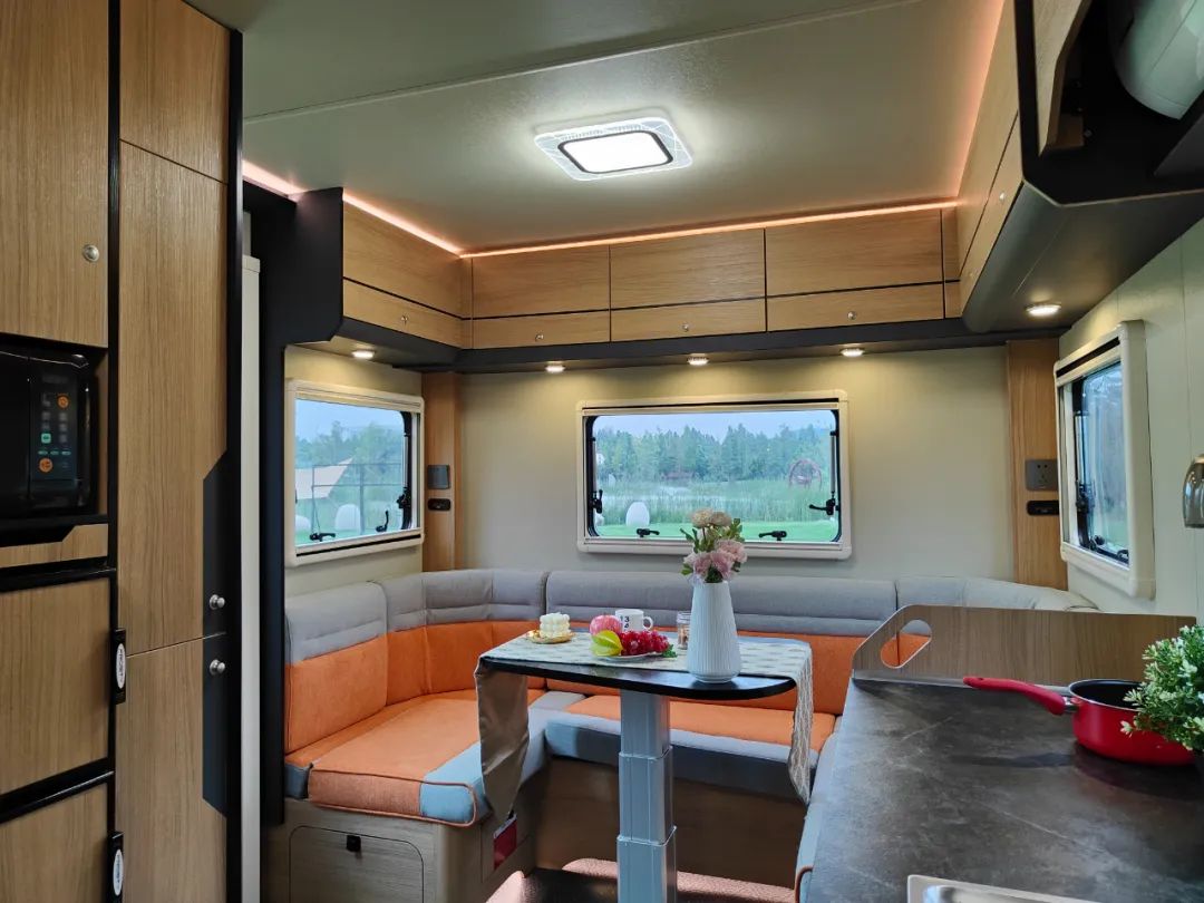 T512公路版拖掛房車，理想生活超大存儲(chǔ)裝得下