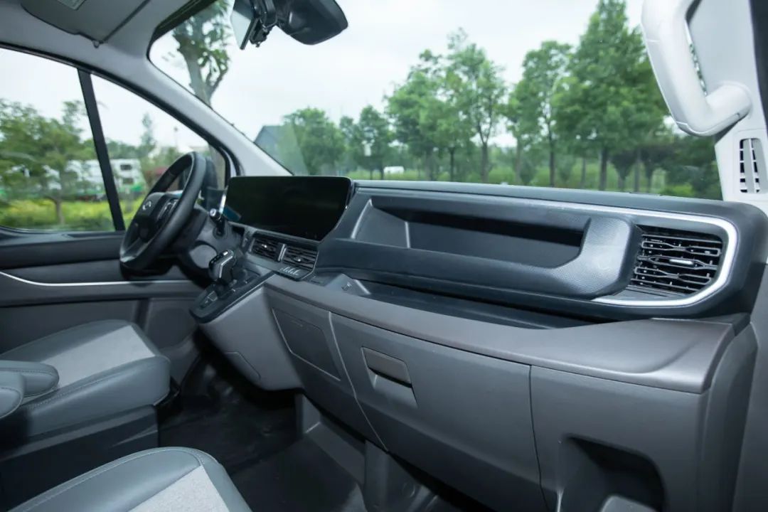 C520豪華版T型房車，自帶光環(huán)，為你而來