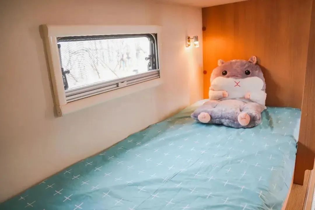 一個看得見更多風(fēng)景的房間——T535舒適版營地版拖掛房車