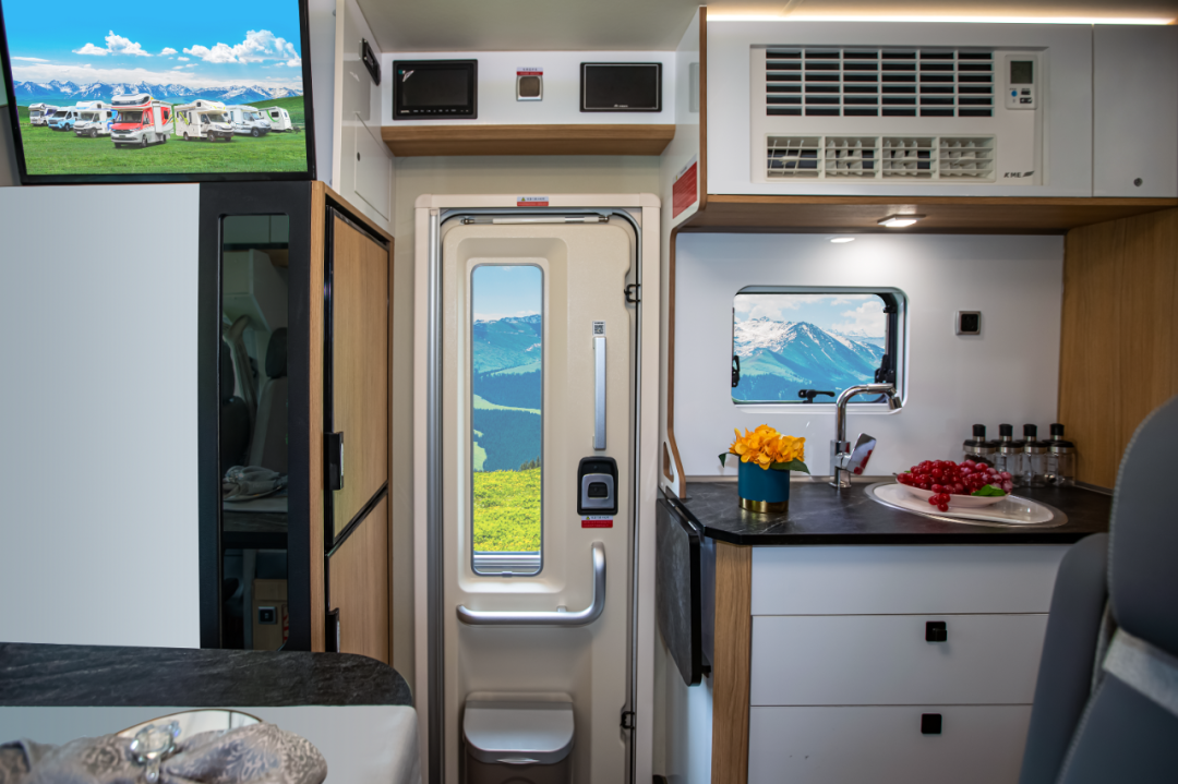 C520豪華版T型房車，以內(nèi)外兼修的氣質(zhì)，陪你肆意奔赴