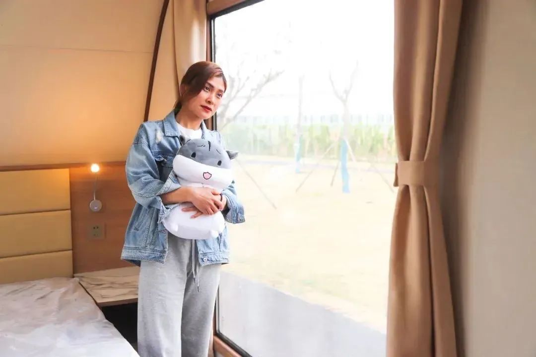 一個看得見更多風(fēng)景的房間——T535舒適版營地版拖掛房車
