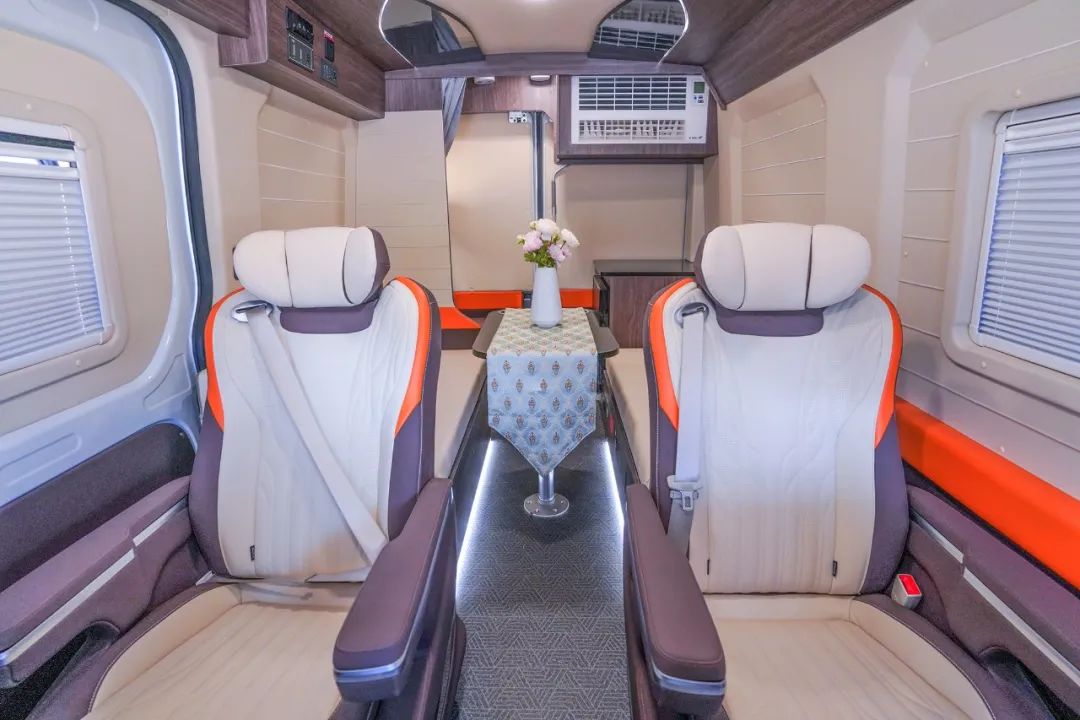 商旅皆宜，實(shí)用性與舒適性更高，和宇通B312房車一起踏上旅途