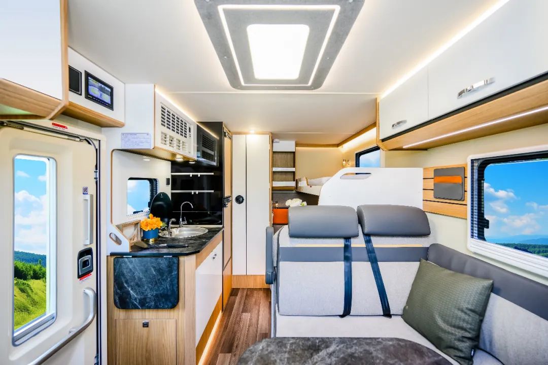 出色續(xù)航舒適體驗(yàn)，宇通房車C533豪華版T型房車