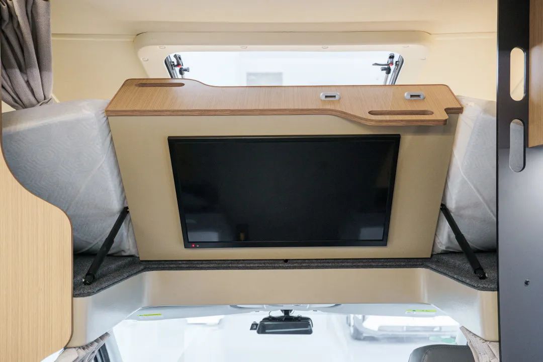 宇通C530豪華版雙拓展房車——舒適闊境 品質(zhì)旅居