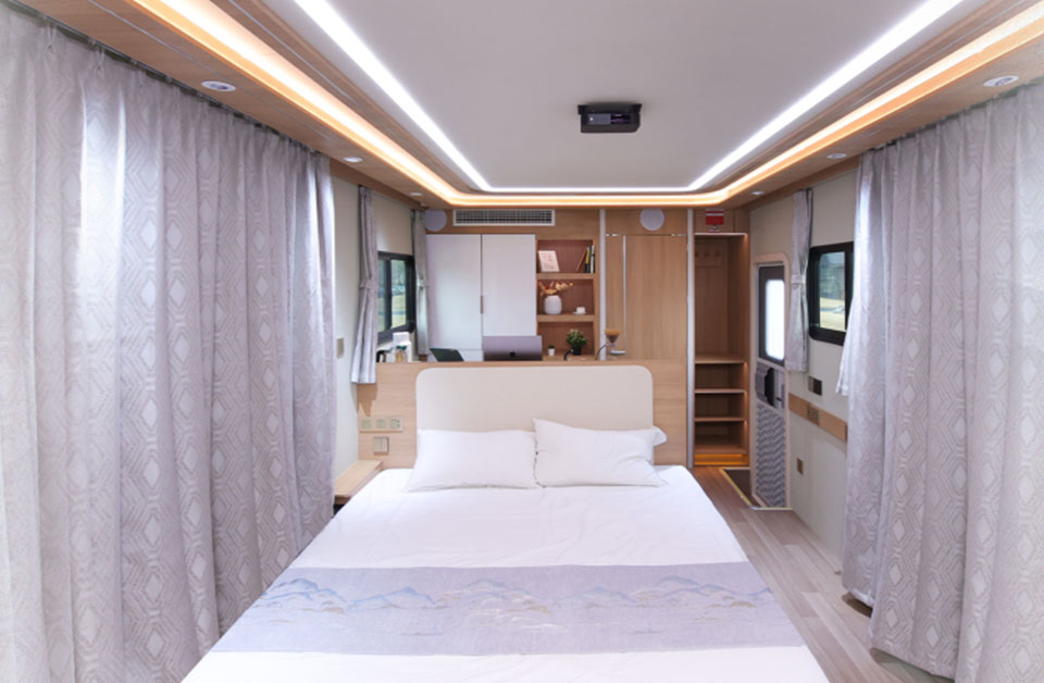 宇通T536酒店版營(yíng)地拖掛房車(chē)——這次，睡在山野里！