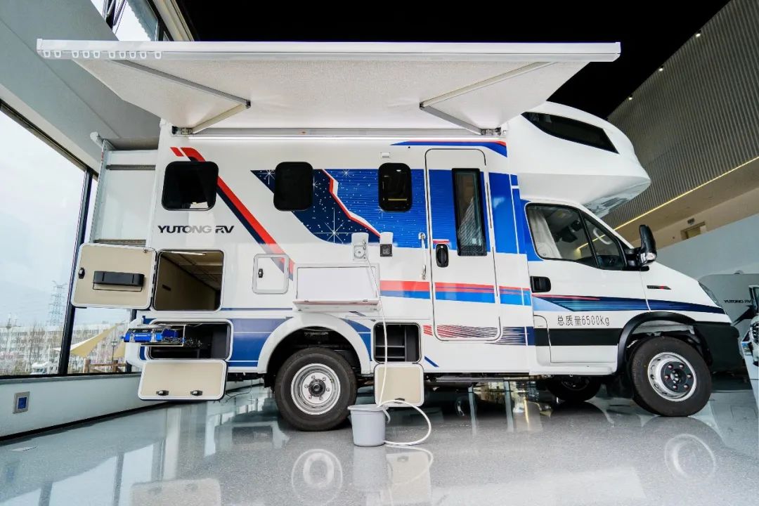 宇通C535旗艦版雙拓展房車(chē)——超大空間 悠然人生