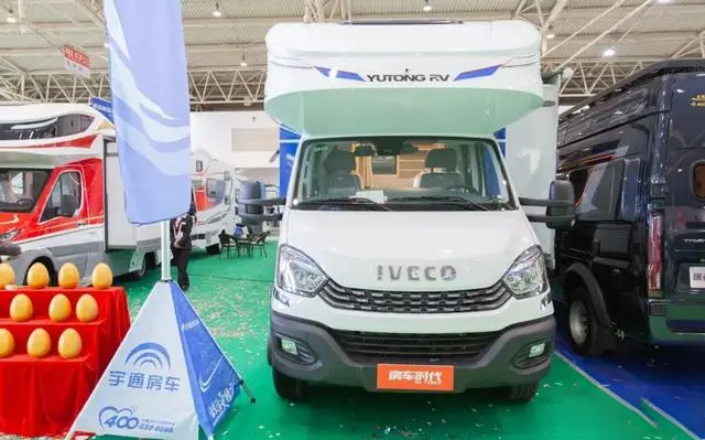 宇通C535旗艦版雙拓展房車 精品內(nèi)飾 詮釋高品質(zhì)車旅生活