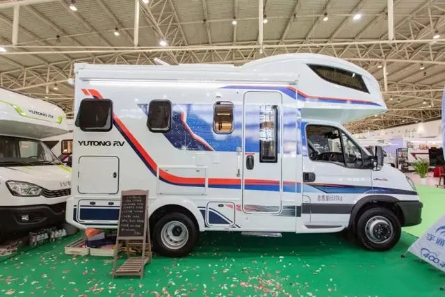 宇通C535旗艦版雙拓展房車 精品內(nèi)飾 詮釋高品質(zhì)車旅生活