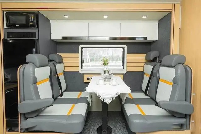 大廠出的雙拓展房車啥樣？宇通C533，方方面面滿足你的需求