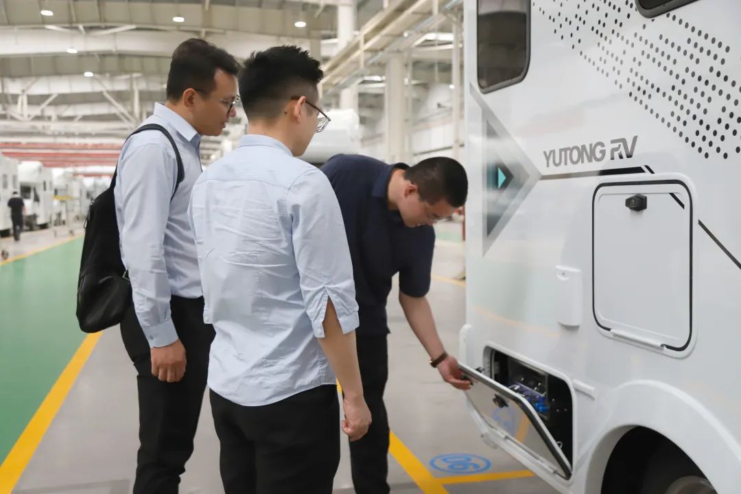 強強聯(lián)合！宇通與遠程智通科技“攜手”共研純電房車