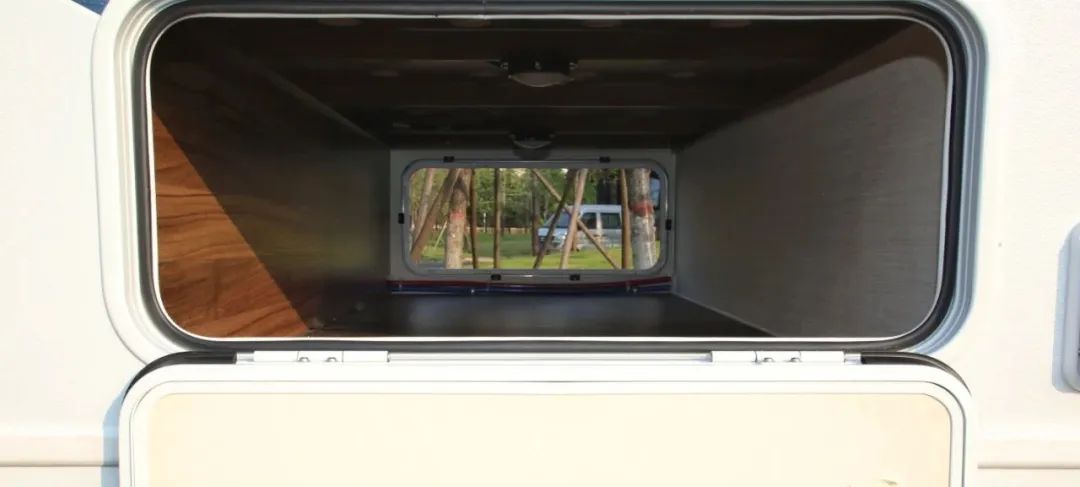 一路美景，一路美食，T512公路版拖掛雙臺面布局房車